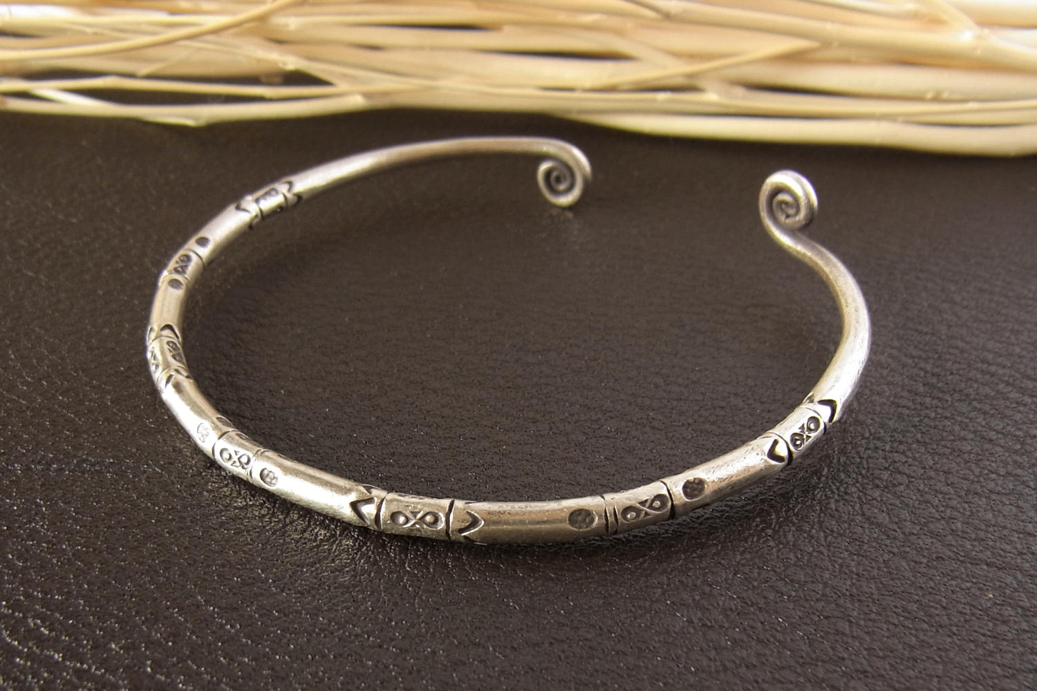 カレンシルバーバングル photo8カレン族シルバーバングル