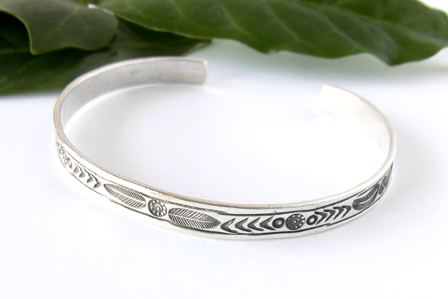 カレンシルバーバングル photo1カレン族シルバーバングル