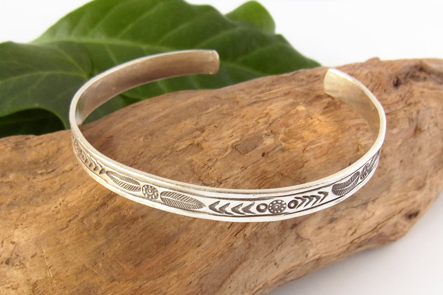 カレンシルバーバングル photo2カレン族シルバーバングル