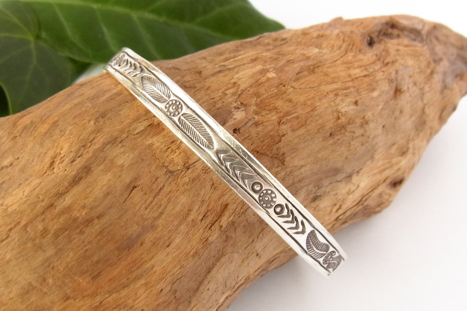 カレンシルバーバングル photo3カレン族シルバーバングル