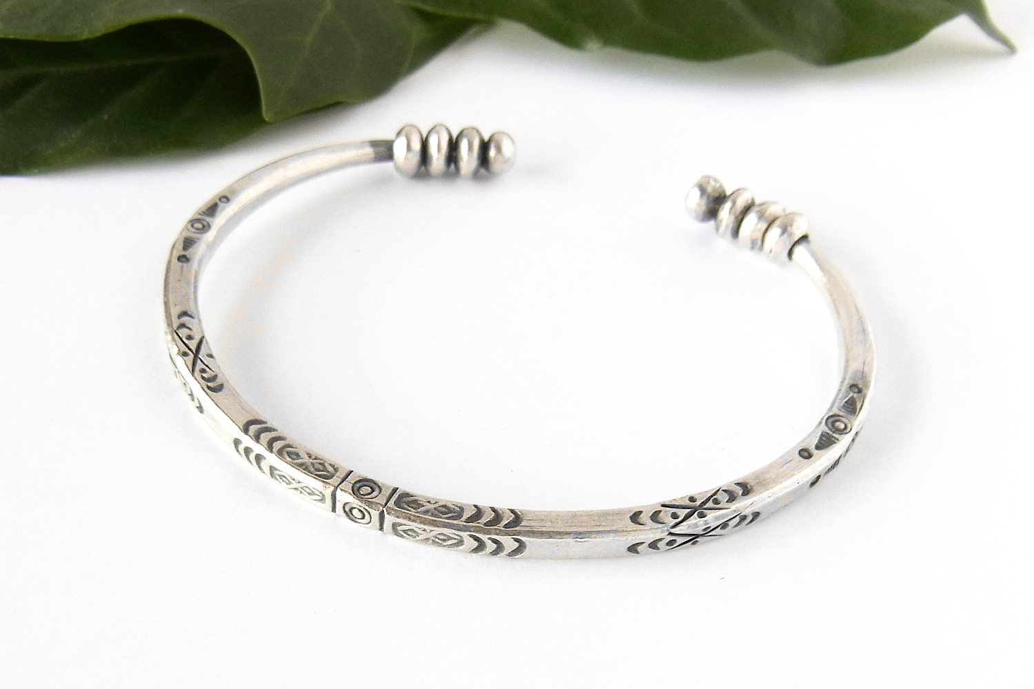 カレンシルバーバングル photo1カレン族シルバーバングル