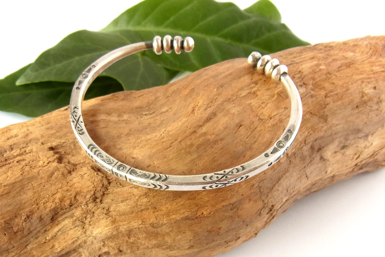 カレンシルバーバングル photo2カレン族シルバーバングル