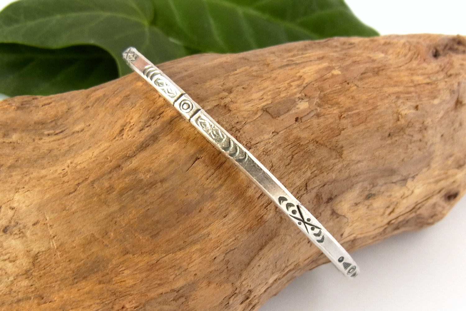 カレンシルバーバングル photo3カレン族シルバーバングル