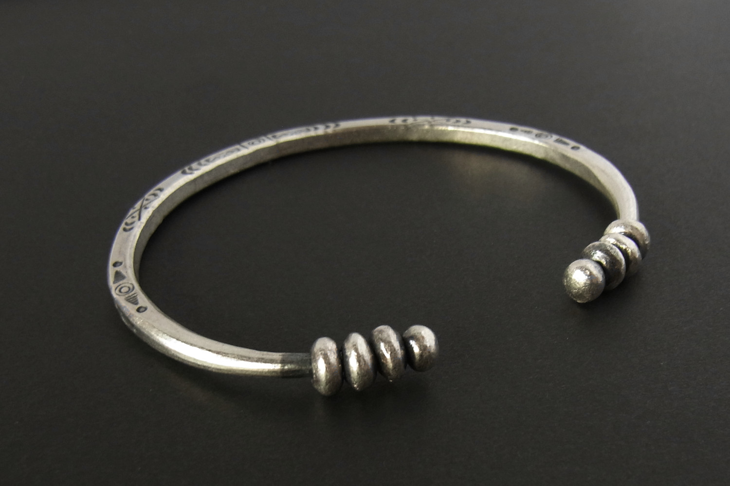 カレンシルバーバングル photo7カレン族シルバーバングル