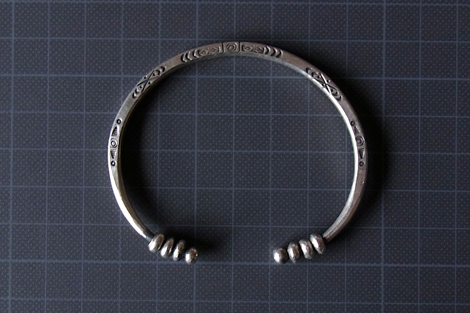 カレンシルバーバングル photo9カレン族シルバーバングル