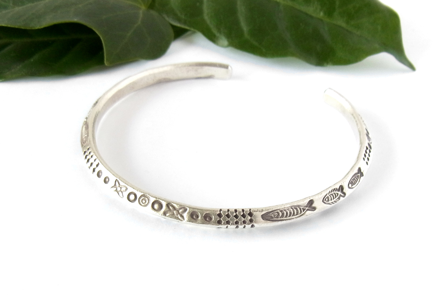 カレンシルバーバングル photo1カレン族シルバーバングル