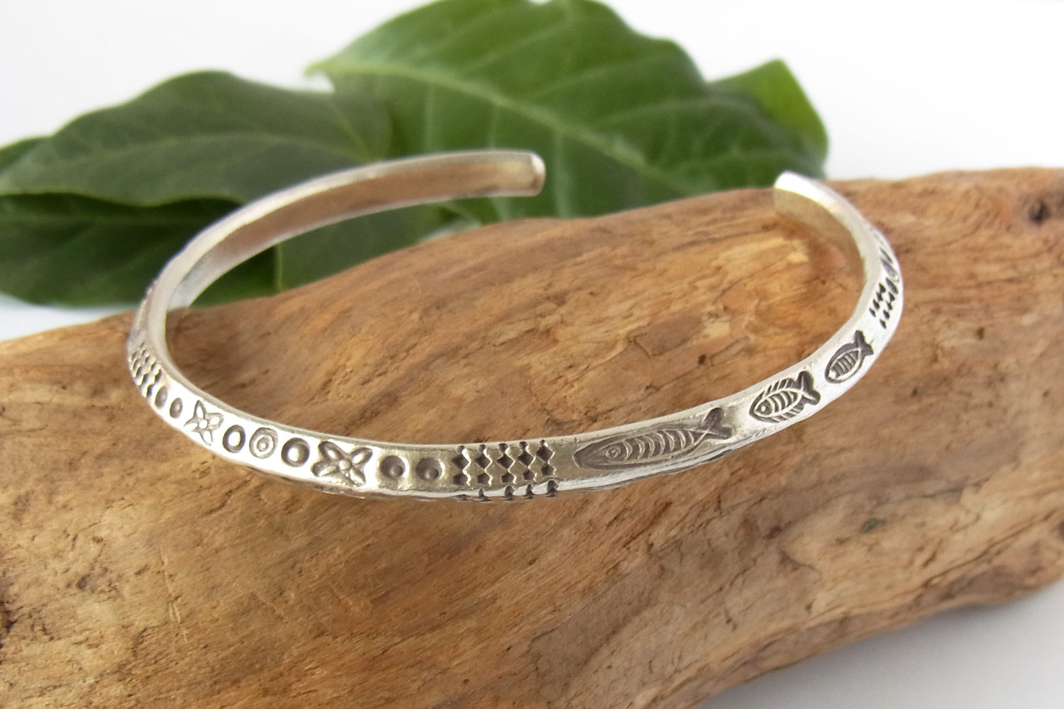 カレンシルバーバングル photo2カレン族シルバーバングル