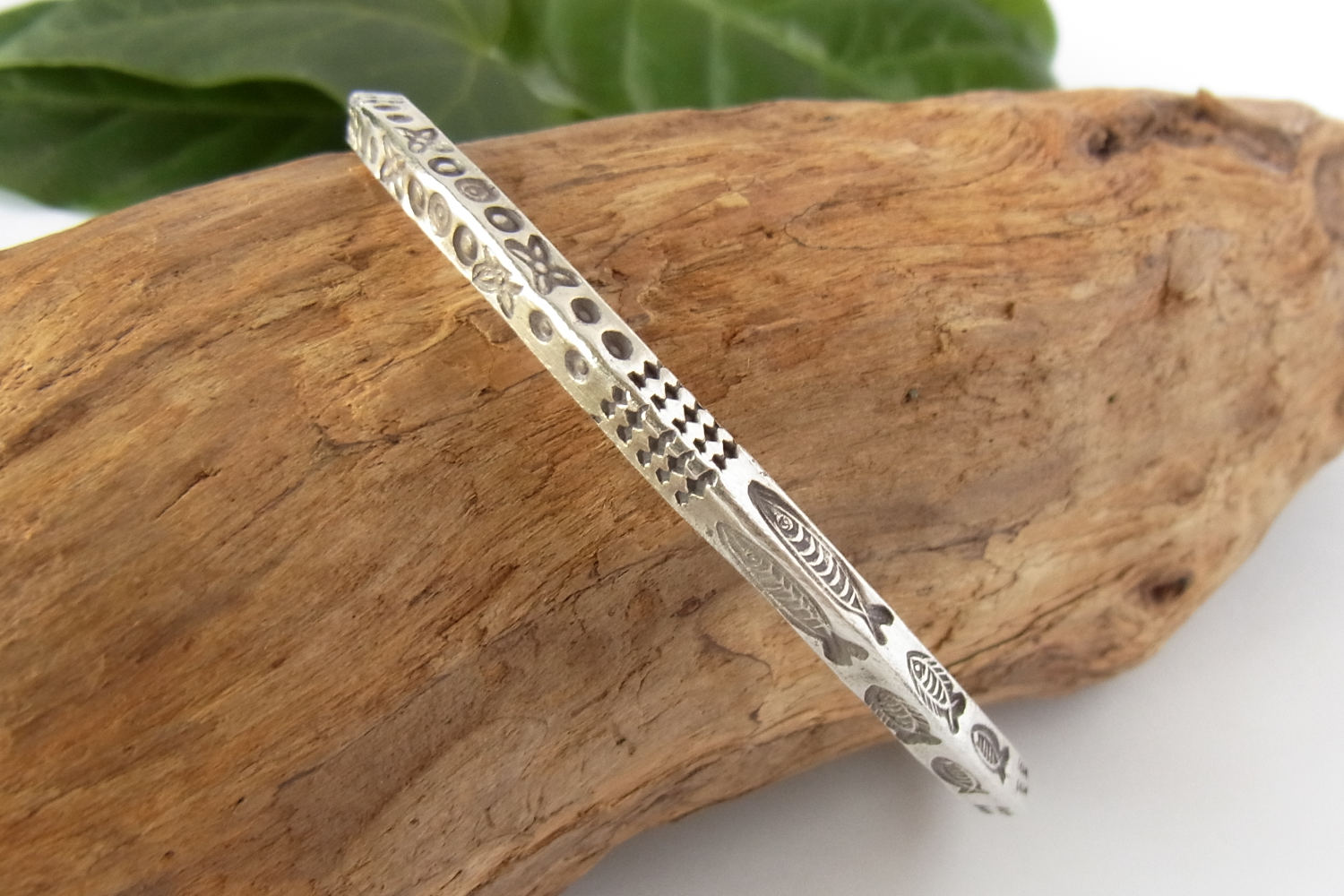 カレンシルバーバングル photo3カレン族シルバーバングル