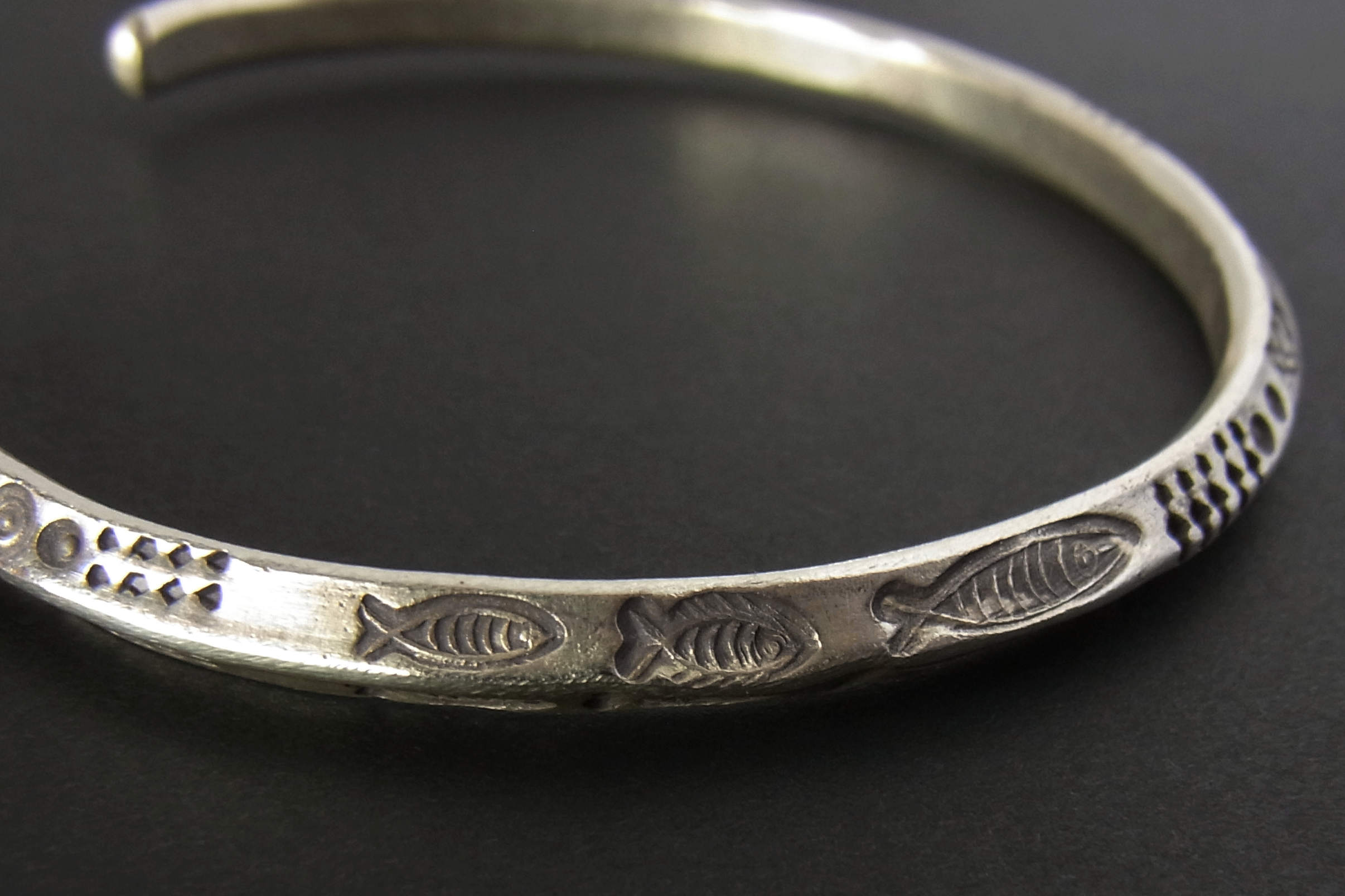 カレンシルバーバングル photo6カレン族シルバーバングル