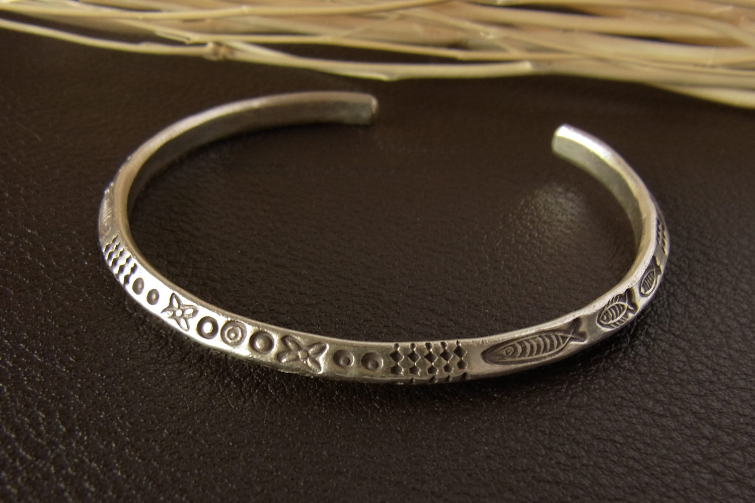 カレンシルバーバングル photo8カレン族シルバーバングル