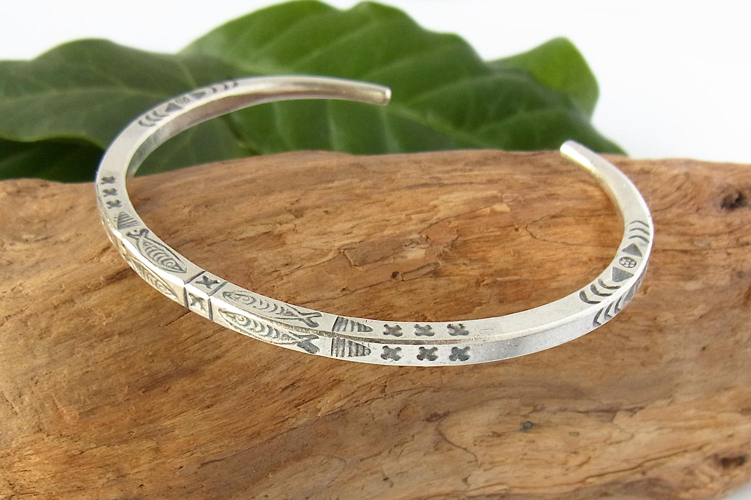 カレンシルバーバングル photo2カレン族シルバーバングル