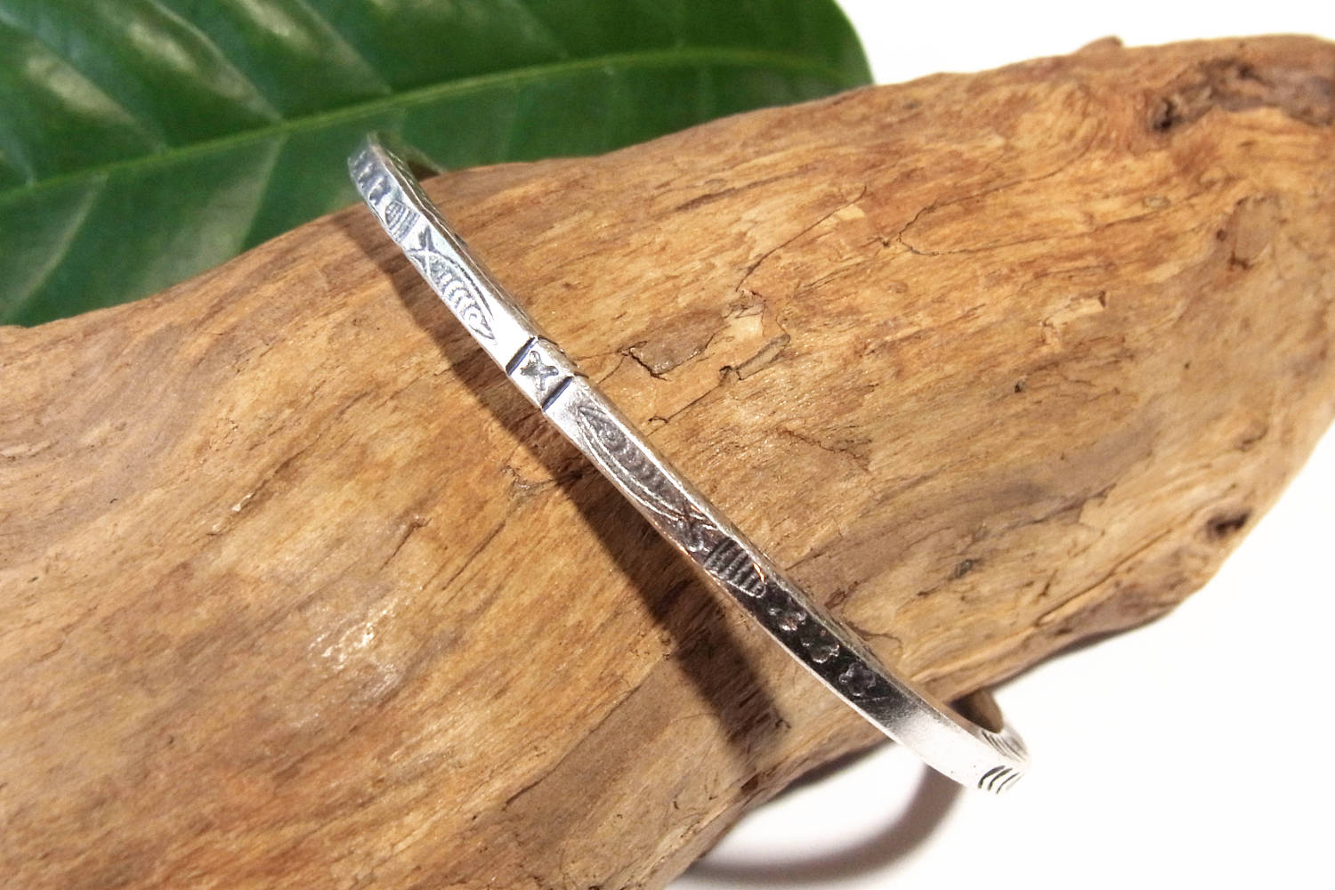 カレンシルバーバングル photo3カレン族シルバーバングル