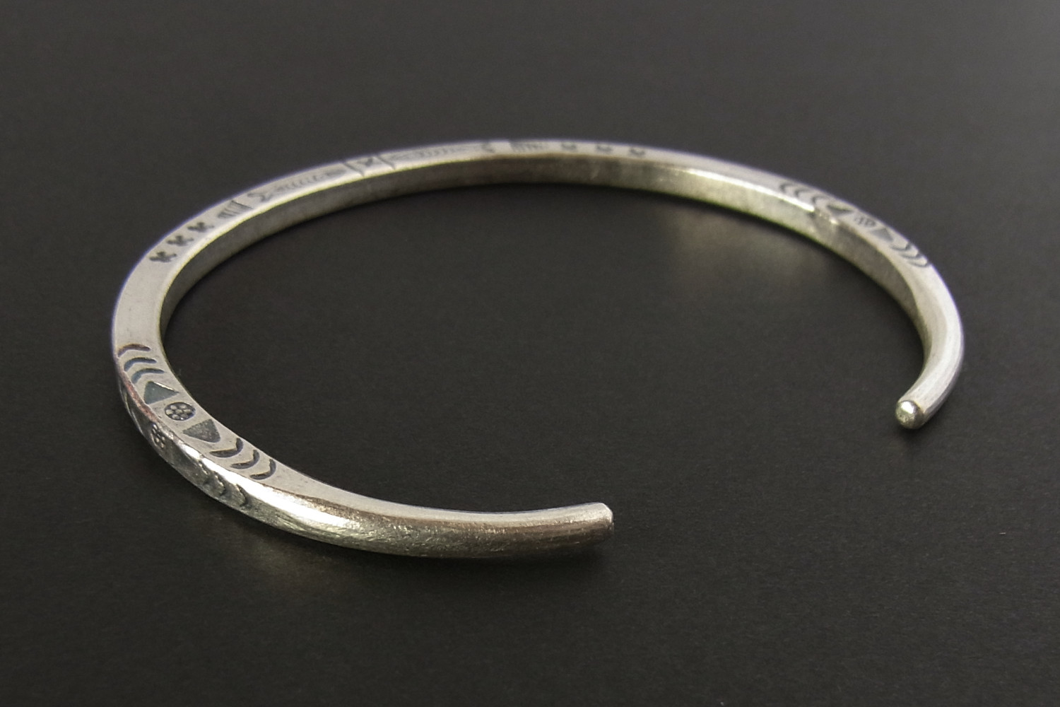 カレンシルバーバングル photo7カレン族シルバーバングル