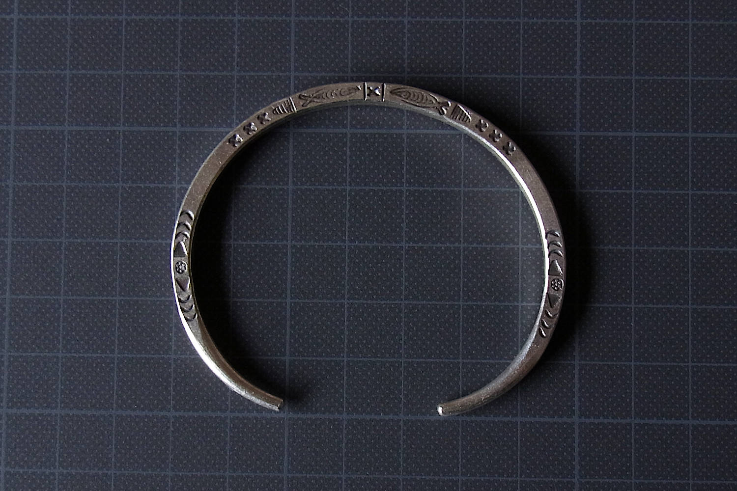 カレンシルバーバングル photo9カレン族シルバーバングル