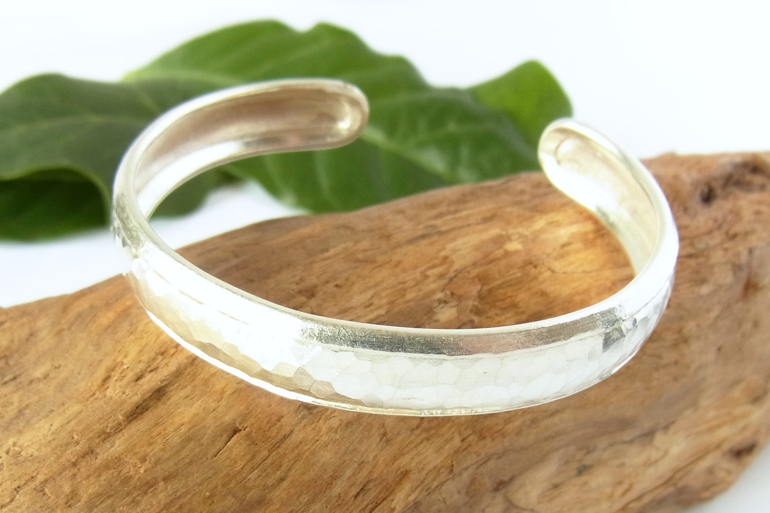 カレンシルバーバングル photo1カレン族シルバーバングル