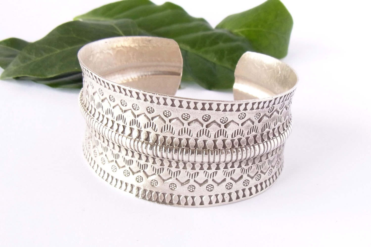 カレンシルバーバングル photo1カレン族シルバーバングル