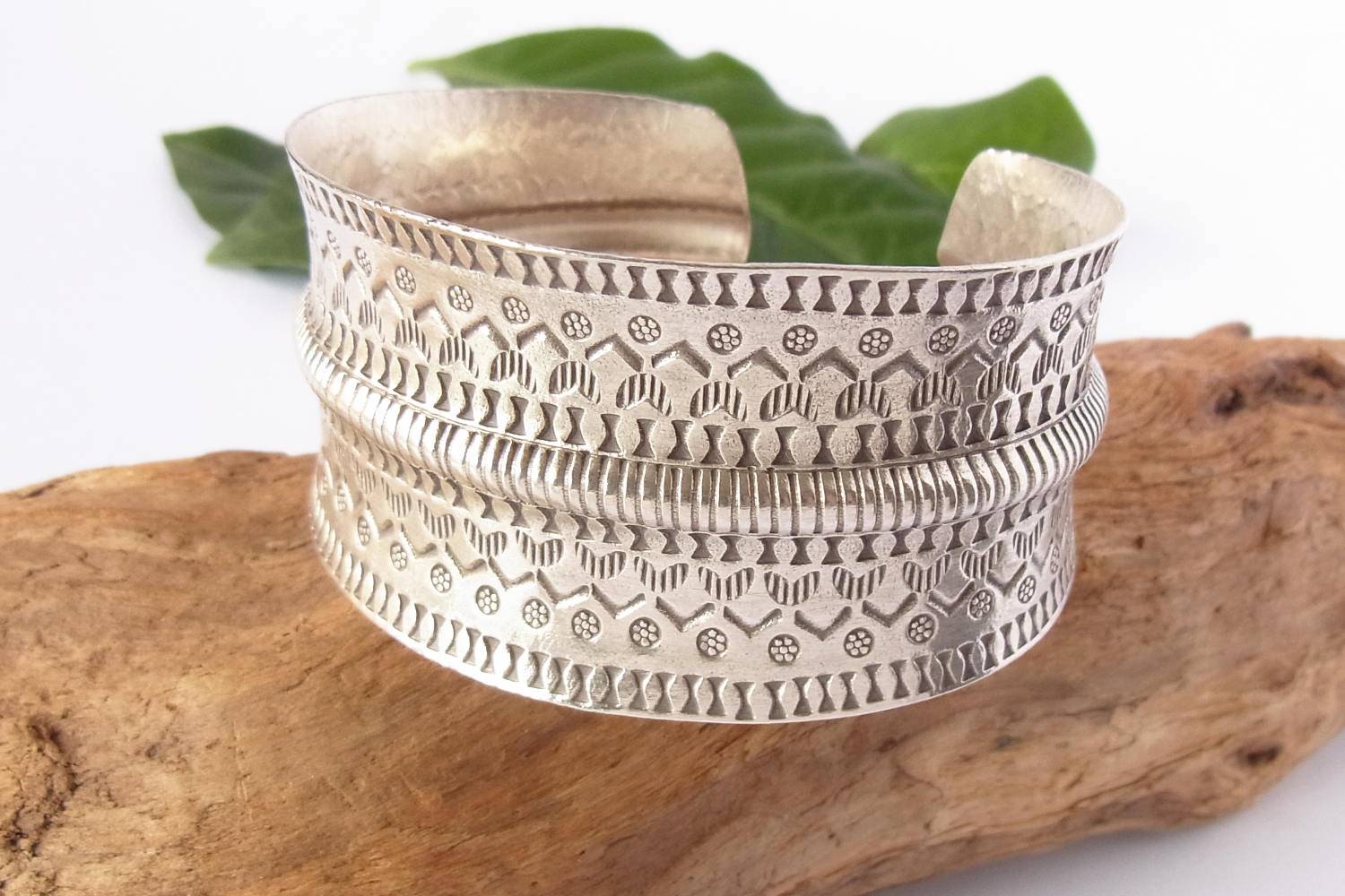 カレンシルバーバングル photo2カレン族シルバーバングル