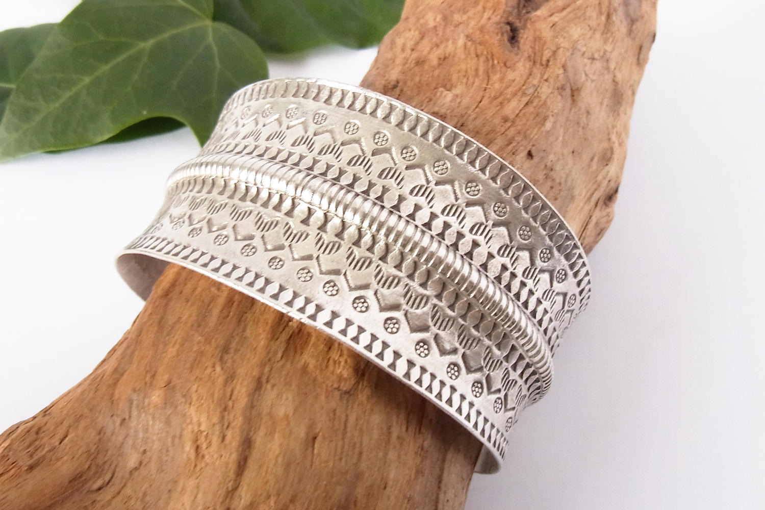 カレンシルバーバングル photo3カレン族シルバーバングル