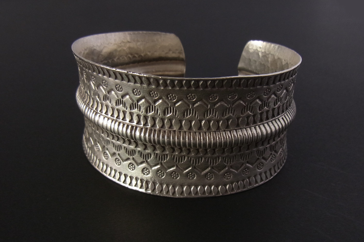 カレンシルバーバングル photo5カレン族シルバーバングル