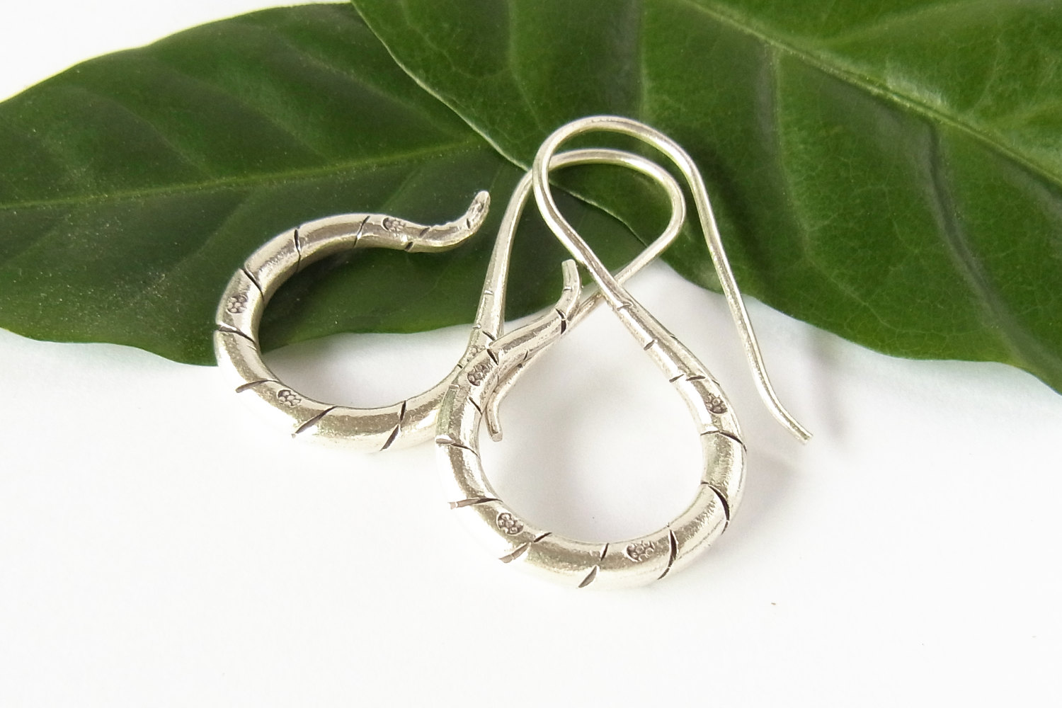 カレンシルバーピアス photo1カレン族シルバーピアス・イヤリング