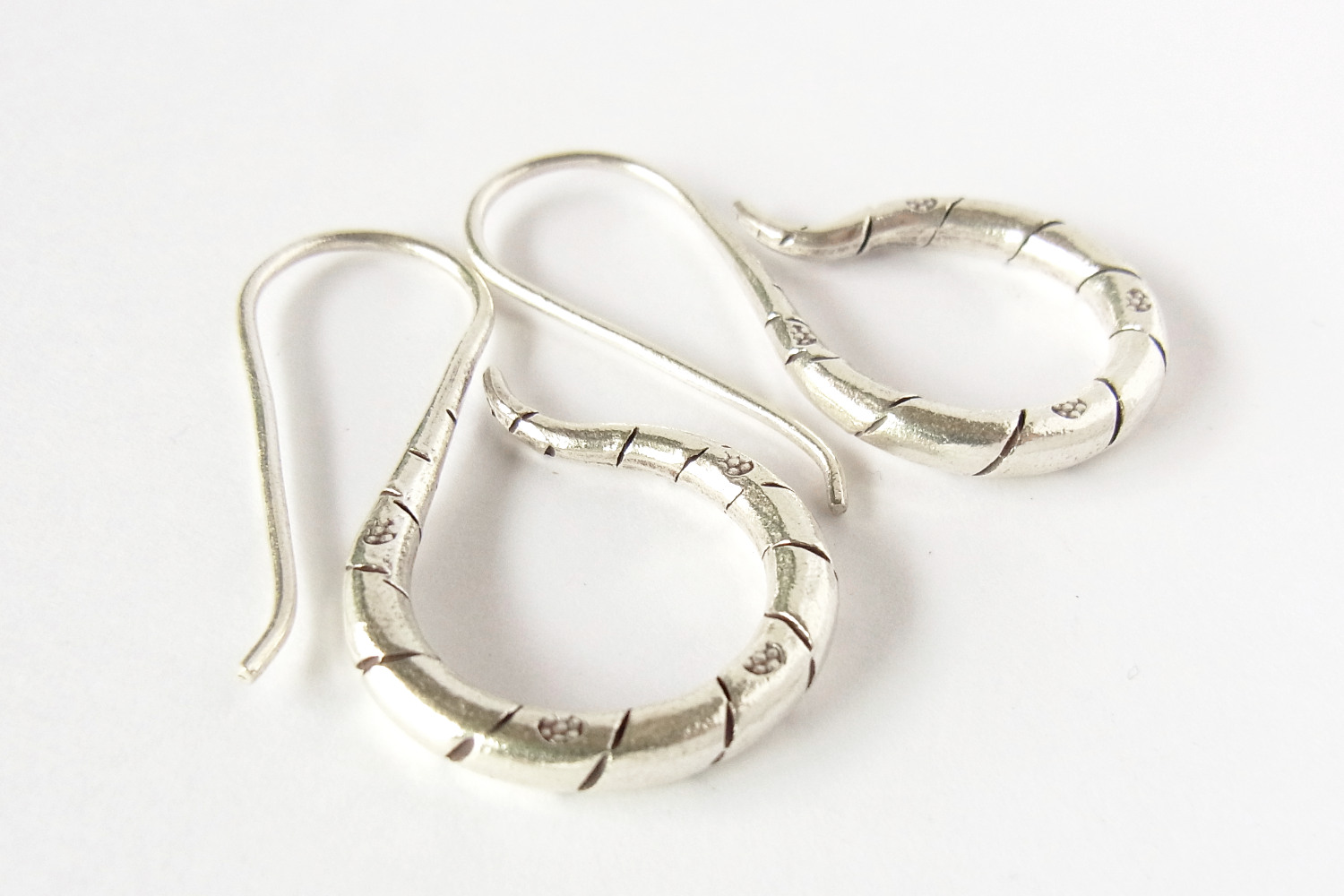 カレンシルバーピアス photo2カレン族シルバーピアス・イヤリング