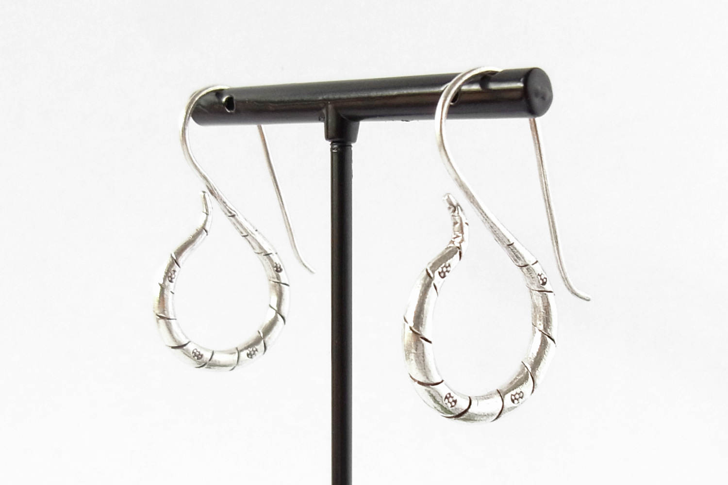 カレンシルバーピアス photo3カレン族シルバーピアス・イヤリング