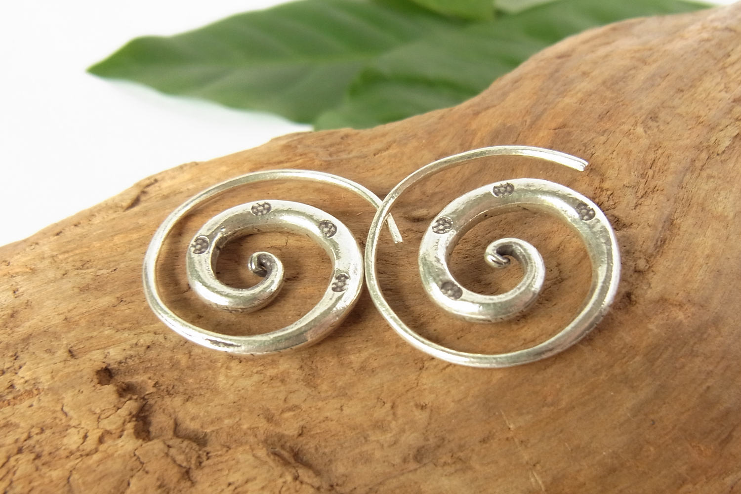 カレンシルバーピアス photo4カレン族シルバーピアス・イヤリング