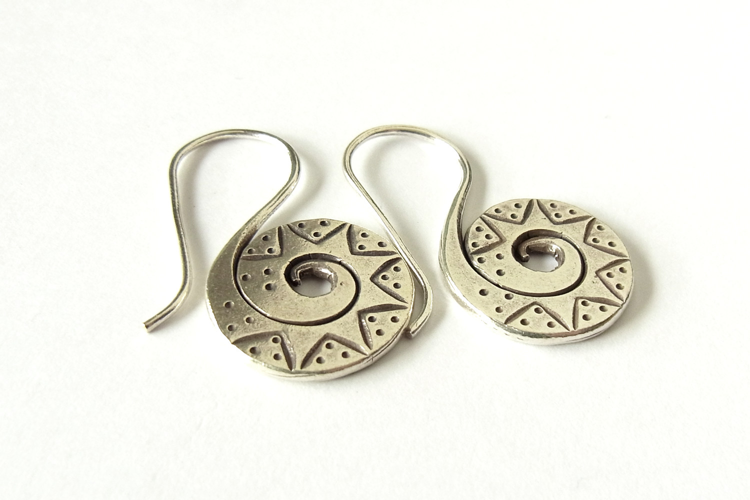 カレンシルバーピアス photo2カレン族シルバーピアス・イヤリング