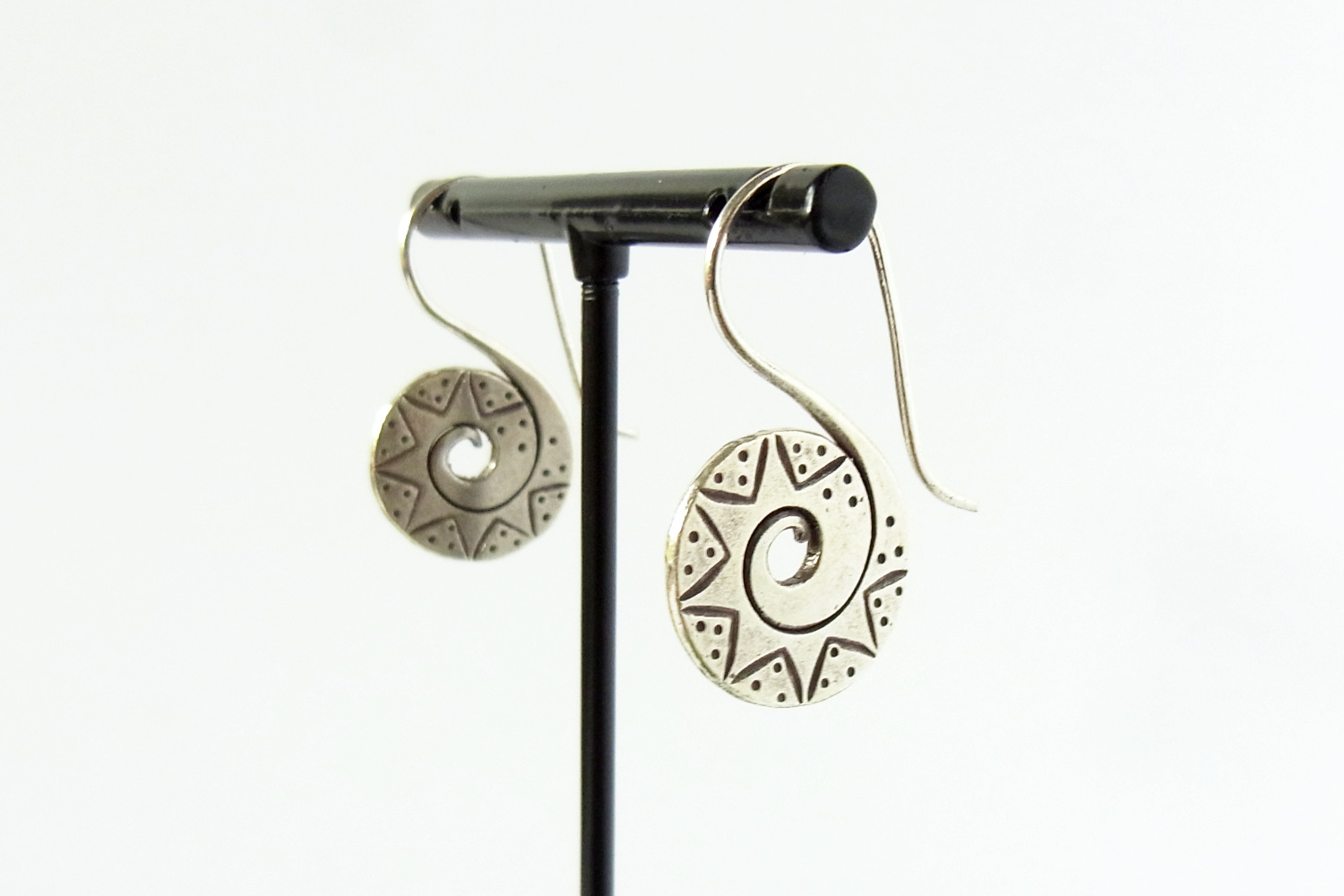 カレンシルバーピアス photo3カレン族シルバーピアス・イヤリング