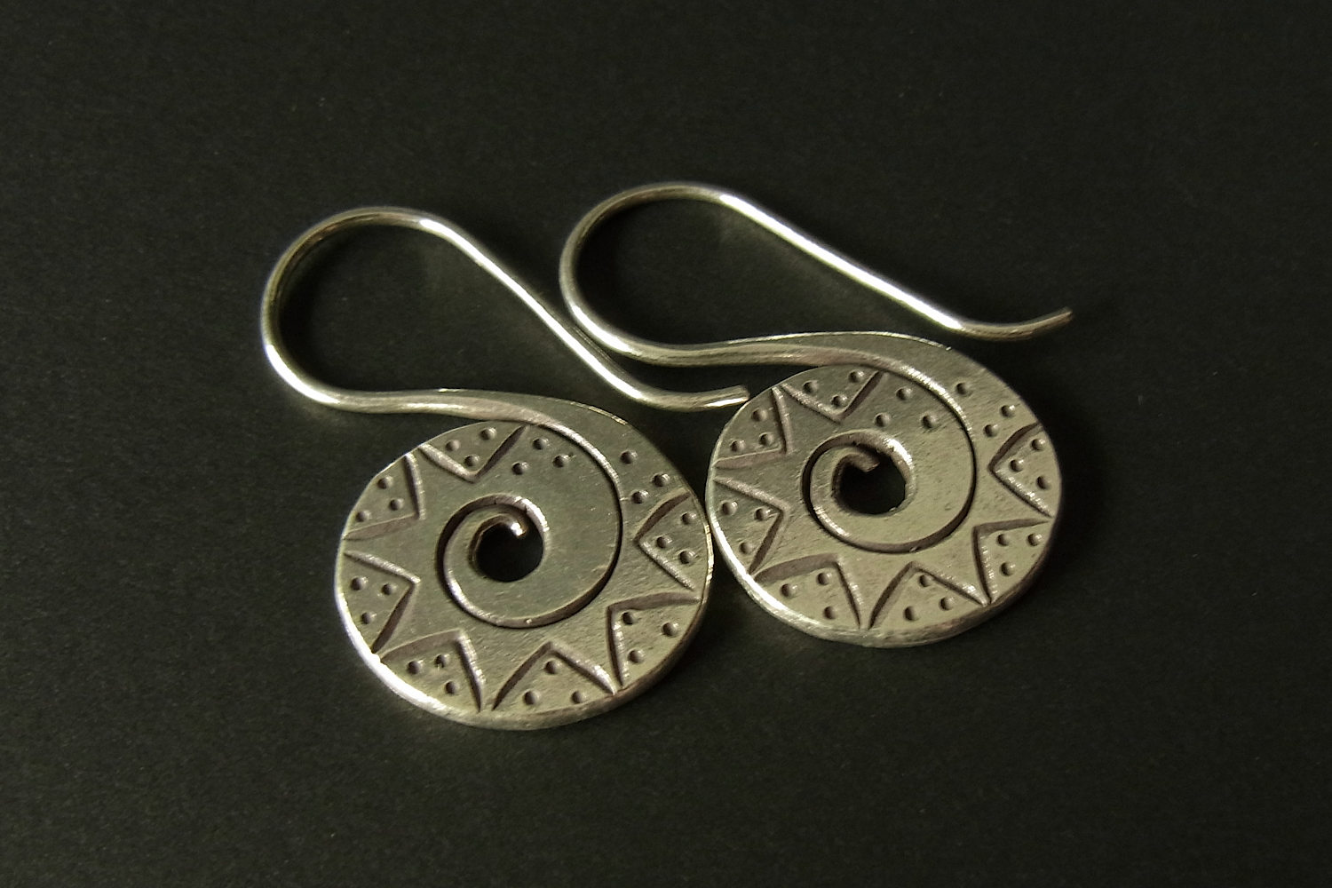 カレンシルバーピアス photo5カレン族シルバーピアス・イヤリング