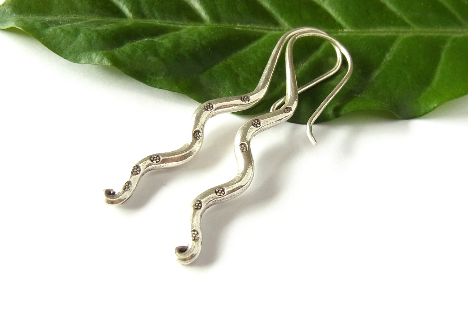 カレンシルバーピアス photo1カレン族シルバーピアス・イヤリング