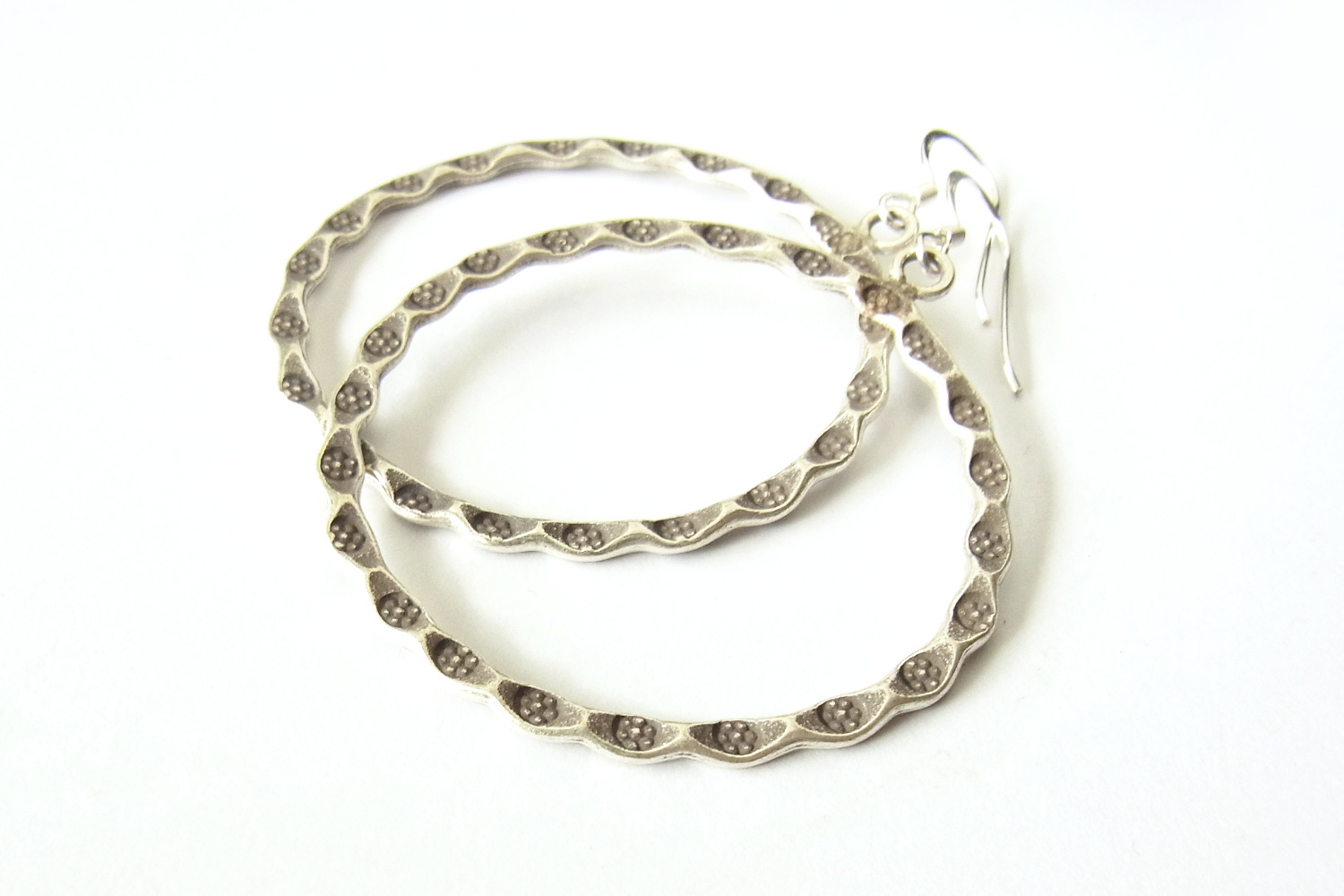 カレンシルバーピアス photo2カレン族シルバーピアス・イヤリング