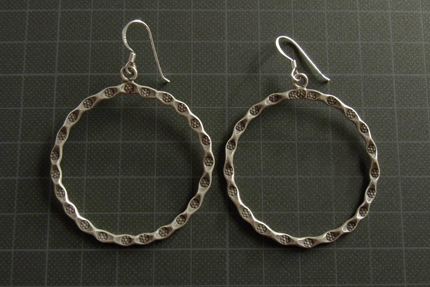 カレンシルバーピアス photo9カレン族シルバーピアス・イヤリング