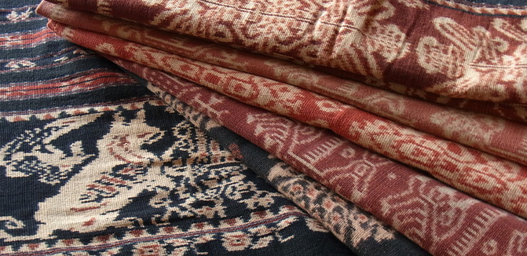 アジアの織物～織物の宝庫インドネシアのイカット・モン族藍染め布 