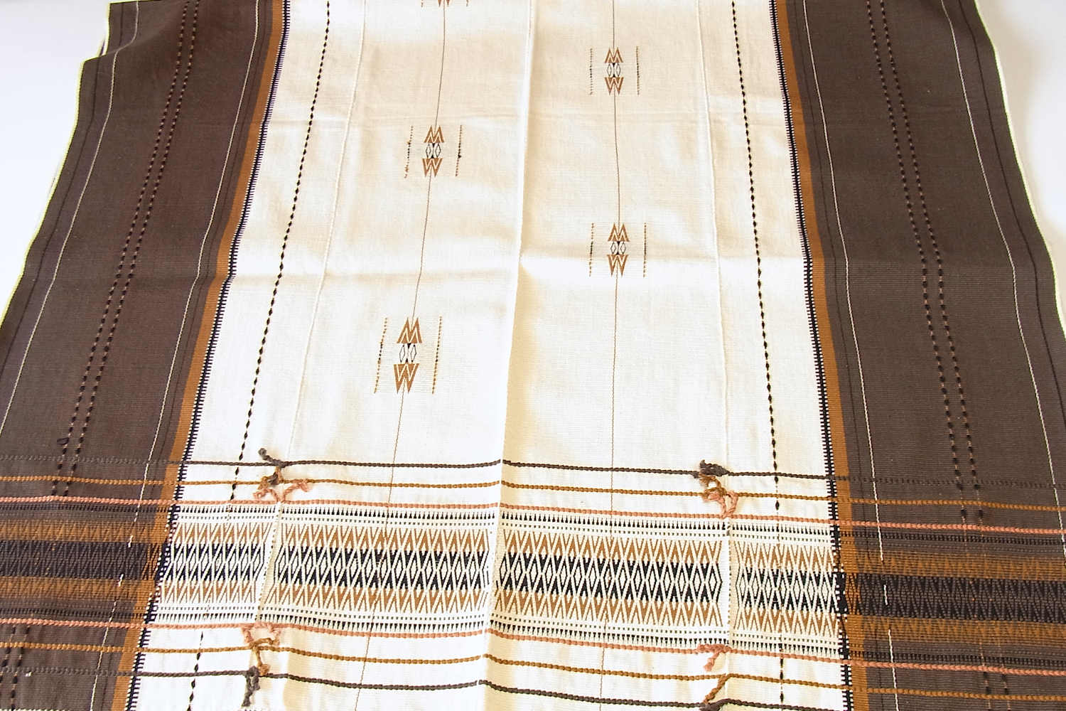 ナガ族の織物ボディクロスNo.T-HNB-010～インド・ナガランド州に暮らす 